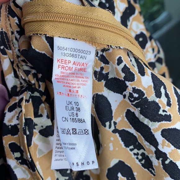 *SOLD* Topshop Twist Front Animal Print Blouse Size 6 ✨NWT - Picture 7 of 9